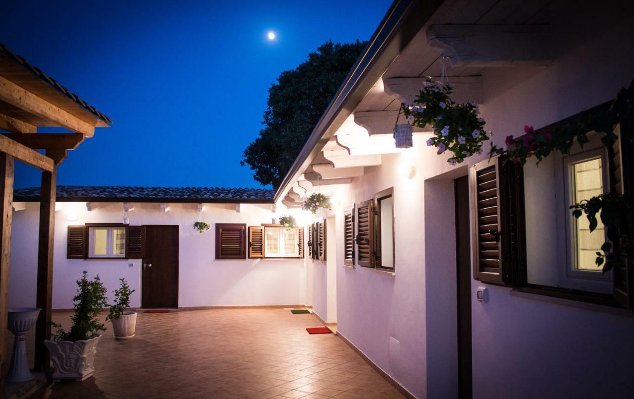 Masseria D'Aprile Кастеланета Екстериор снимка